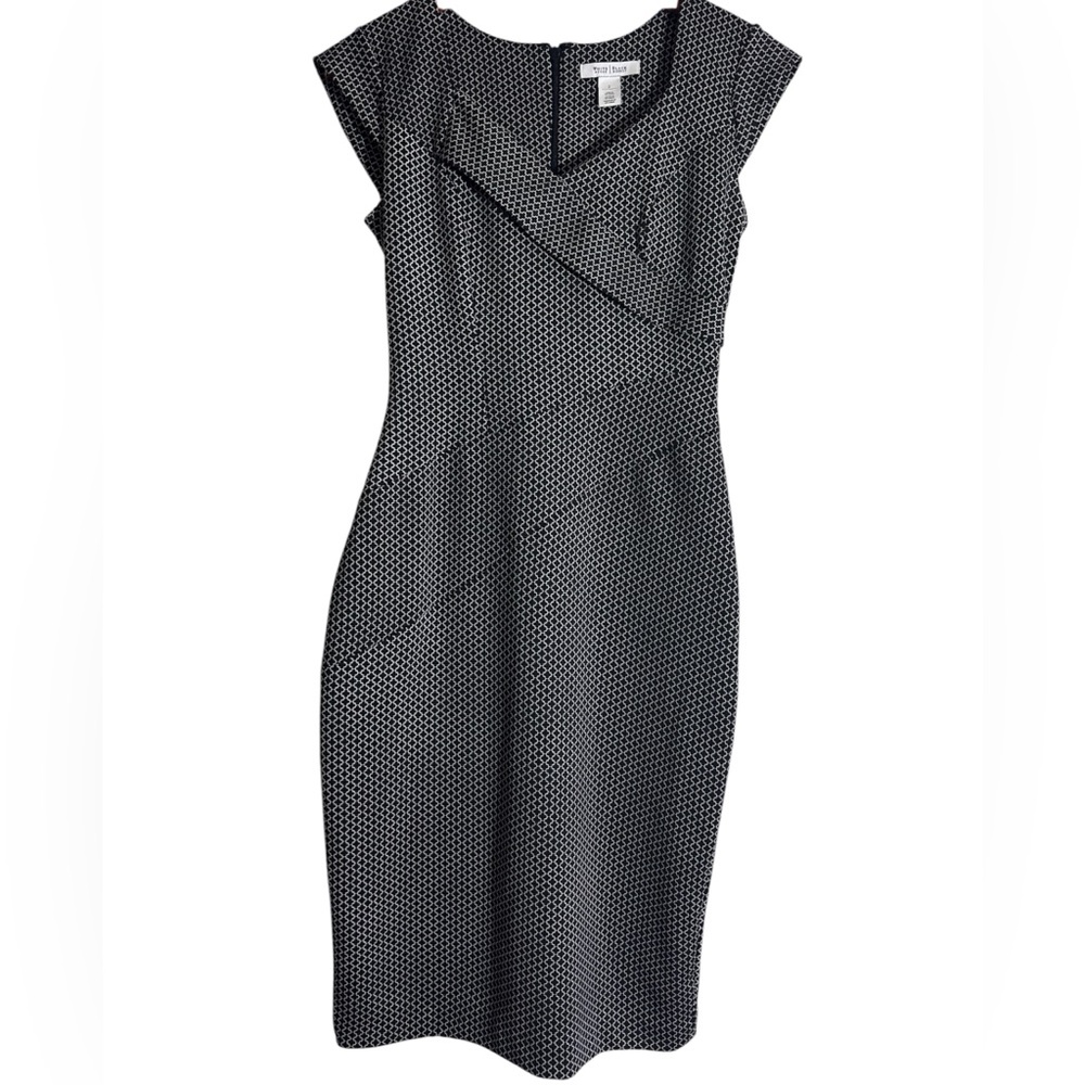 White House Black Market Quatrefoil Geo Slimming Sheath Dress Size 2